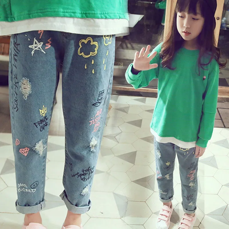 Kinder Mädchen Jeans Blumenmuster Cartoon Lange Hosen Frühling Herbst Graffiti-Druck Lässige Hosen mit Löchern Kinder Denim-Hosen