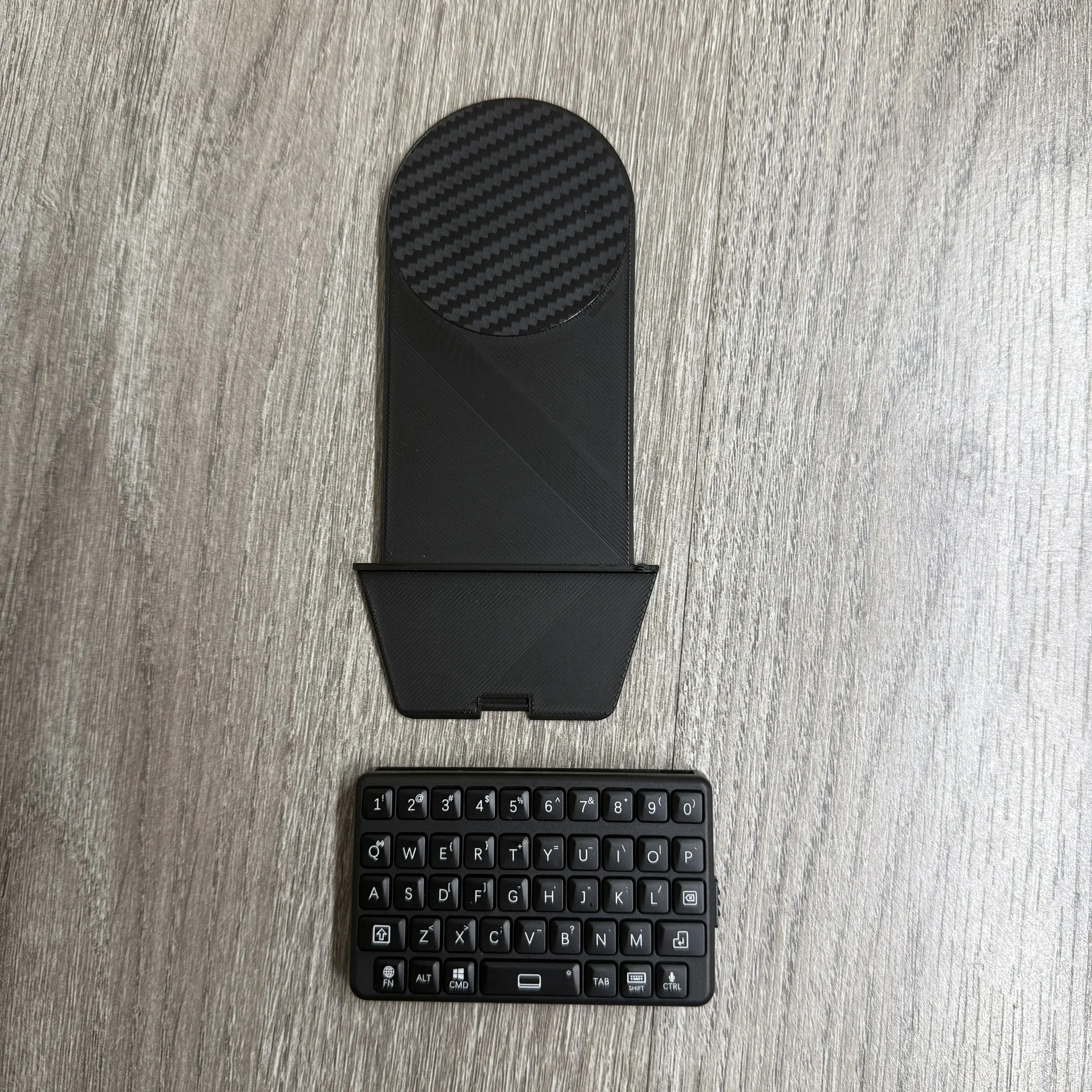 MagSafe Magnetic Mini Keyboard Bluetooth Mobile Phone Keyboard Customized for IPhone 12-17 BlackBerry 3D Printing Backboard DIY view 5