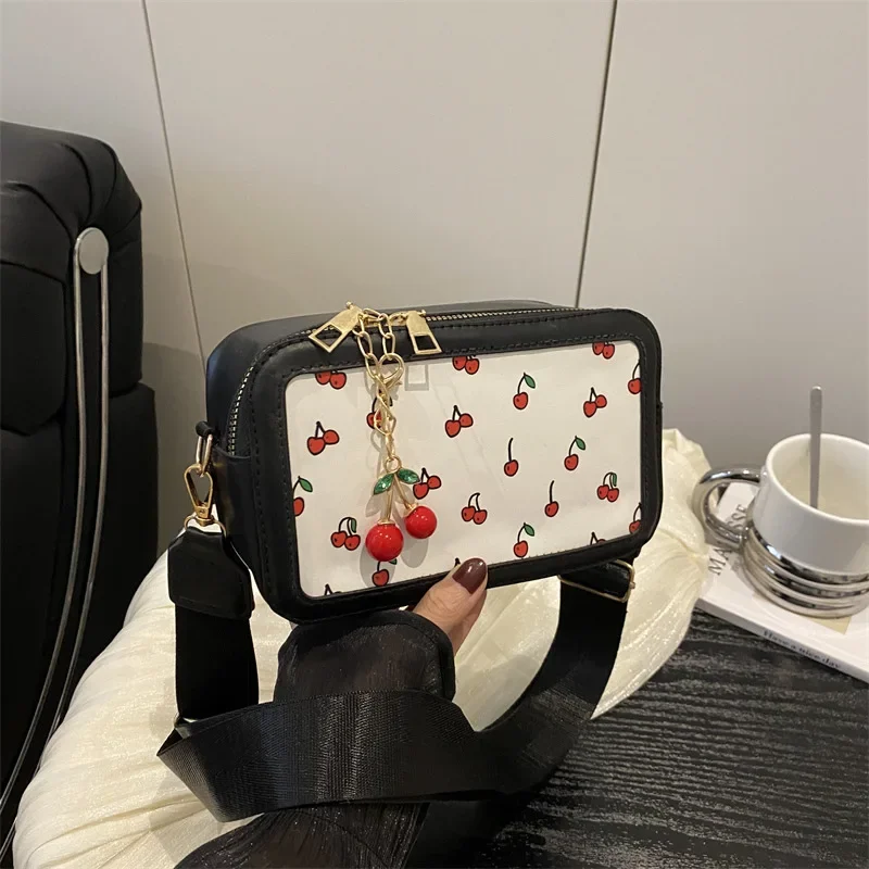 Korean Casual Simple Printed Women's Bag, Zipper Closure, New Small Fresh Artistic Fashion Single Shoulder Crossbody Armpit Bags