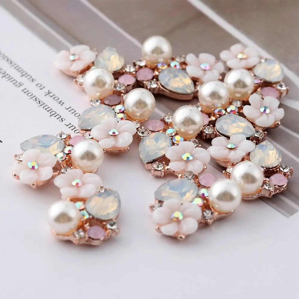 10Pcs/Lot Flower-shaped Alloy Pearl Buttons DIY Exquisite Handmade Rhinestone Buttons Hat Clothes Decoration Sewing Accessories