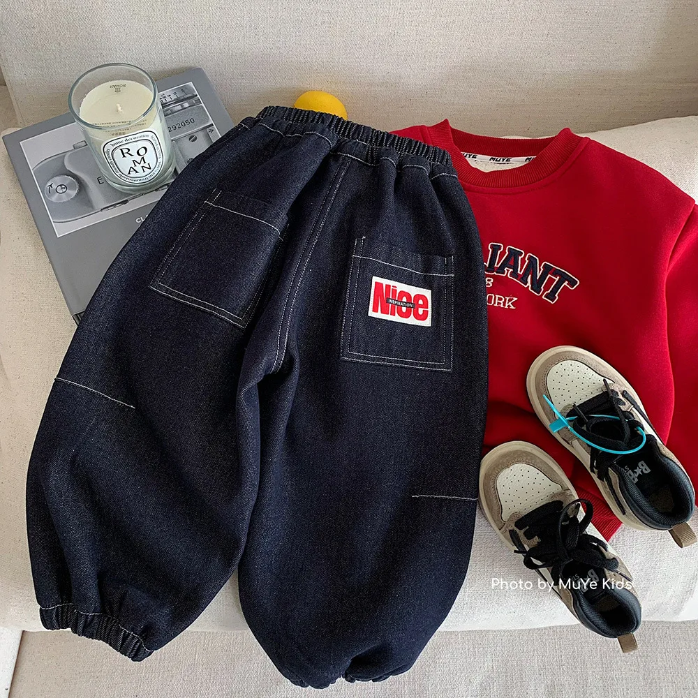 

Детские джинсы для маленьких мальчиков с карманами и буквами, утепленные теплые джинсовые штаны для маленьких мальчиков, новые зимние универсальные свободные штаны с эластичной резинкой на талии для маленьких мальчиков