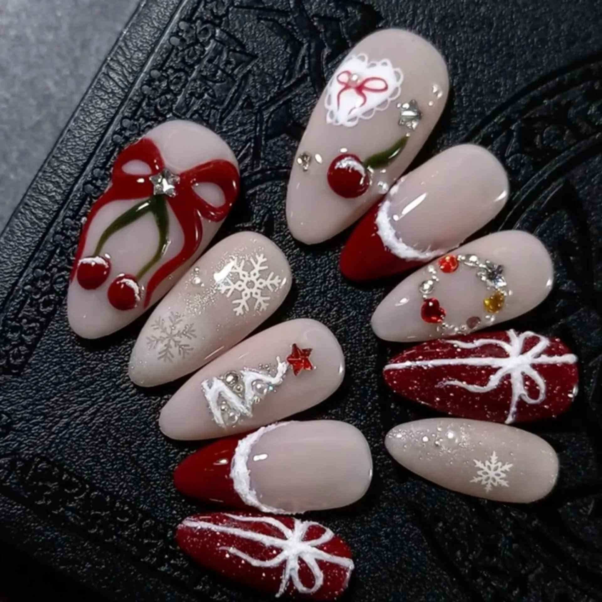 24Pcs Round Head Short Almond False Nails Xmas Art Colorful Bow French with Golden Bell Press on Nails for Girl Stripe Fake Nail
