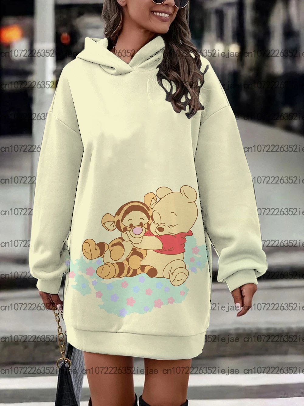 Nueva tendencia de moda vestido suéter Winnie the Pooh estampado mujer Sudadera con capucha de manga larga invierno Disney vestido jersey cálido al aire libre