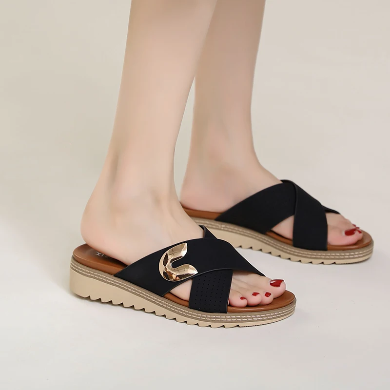 Retro Summer Fashion Elegant Women's Slippers Non slip Versatile Thick Bottom Comfortable External Wear Metal Casual Sandals