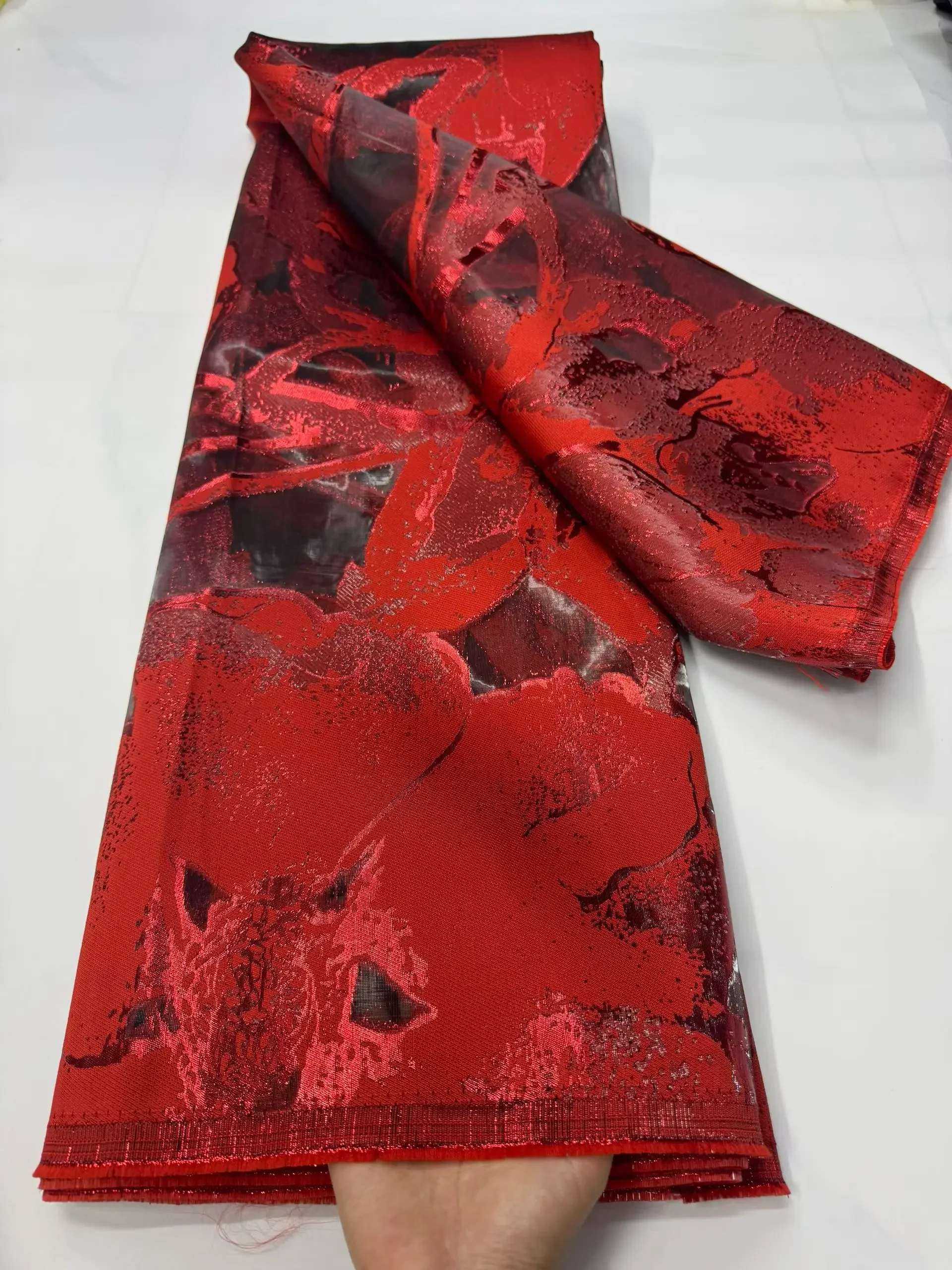 

Новый стиль, красная позолоченная жаккардовая органза, африканская нигерийская кружевная ткань, 2029, французская дамасская парча, кружевная ткань для шитья платья LCW2529