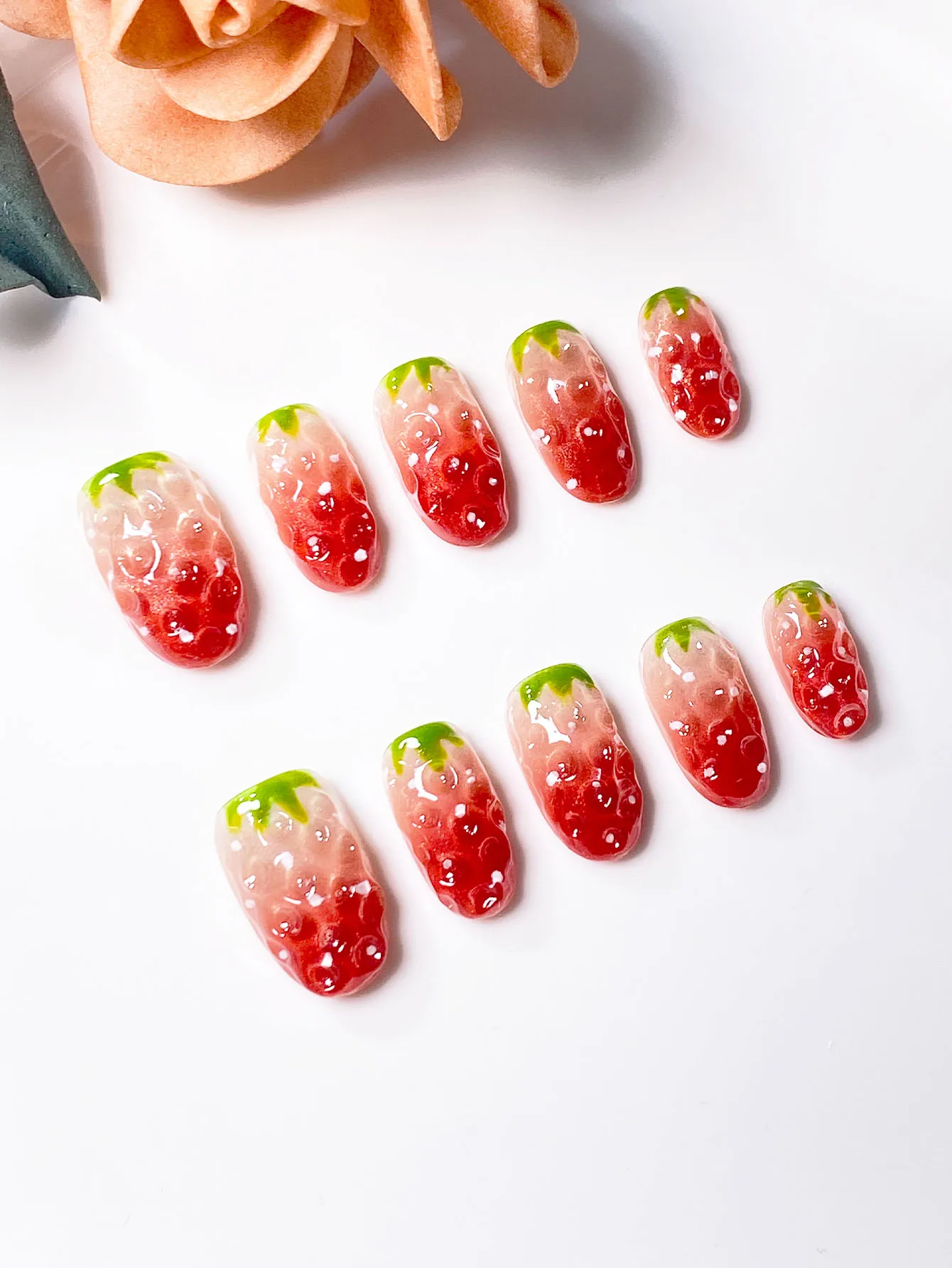 10 قطع من أظافر اللوز الحمراء المصنوعة يدويًا على شكل عين القطة الحمراء على شكل فراولة لطيفة ورقيقة لفن الأظافر. #4