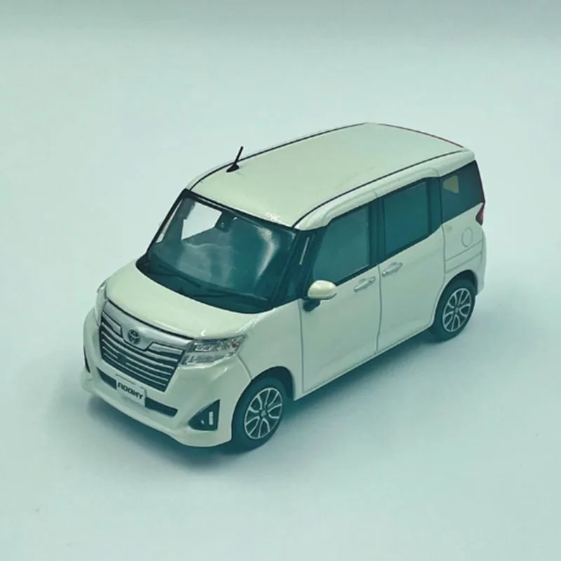 TOYOTA ROOMY ミニカー シルバー プルバックカー「トヨタ ROOMY」ルーミー プルバック ミニカー TOYOTA