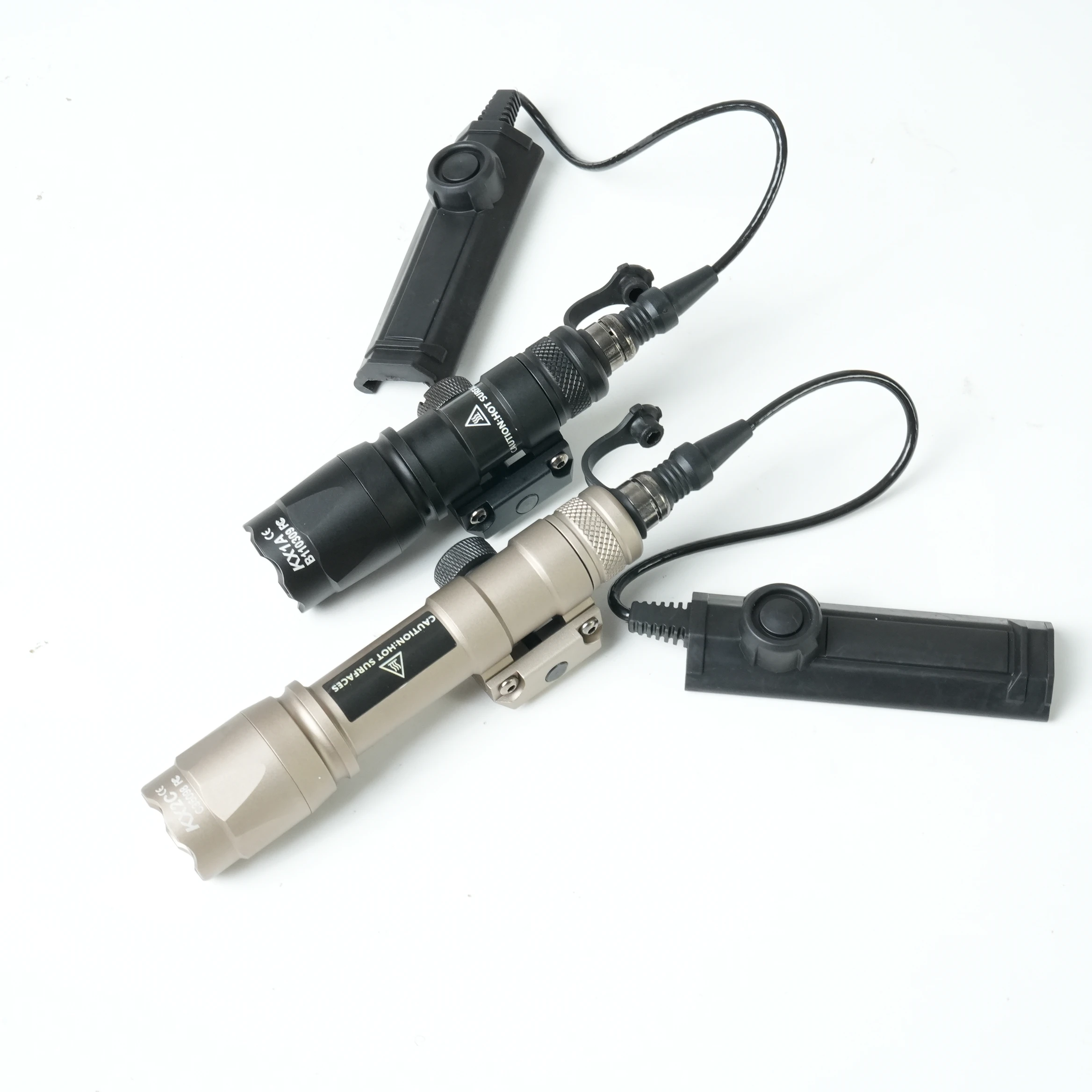 

Airsoft SF M300B Tactical Flashlight M600B M600 Scout Weapons Light With Dual Function Pressure Switch Hunting Lamp for 20mmRail