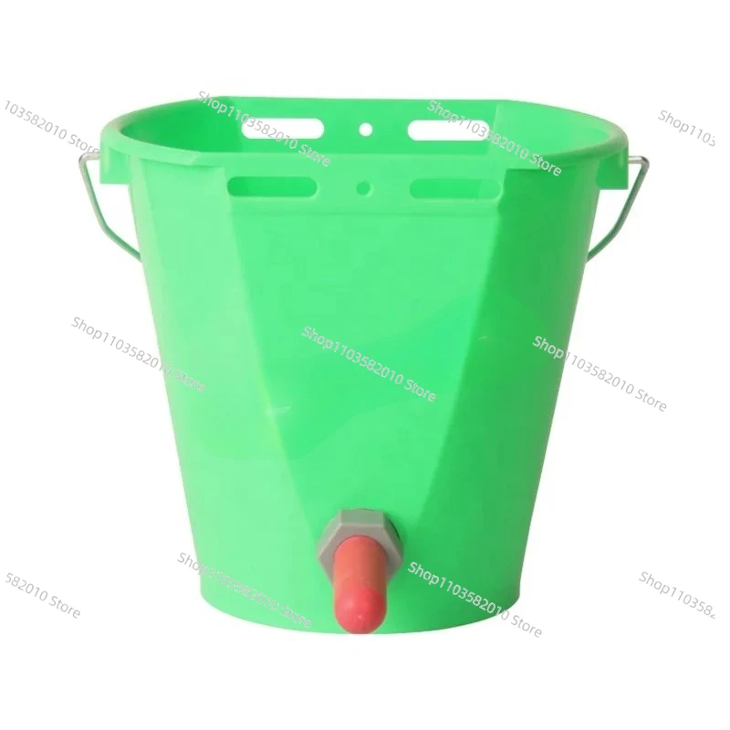 8L Plastic Calf Feeding Milk Bucket, Cattle Feeding Bucket with 8 Teats for Livestock Nursing