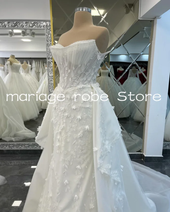 Strapless Long Garden Wedding Dresses with Detachabel Train Pearls 3D Floral Applique Customsized Beach Bridal Gown Outfit
