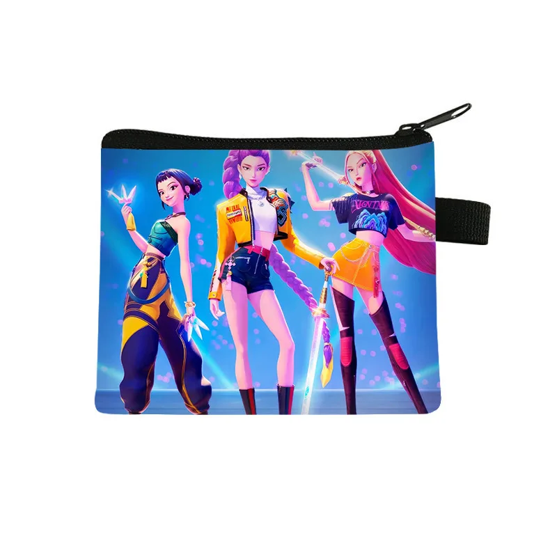 محفظة صغيرة جديدة من البوليستر بتصميم بسيط وطباعة الرسوم المتحركة. مشبك نقود مجموعة الساحرات K-pop لتخزين التغيير الفضفاض.