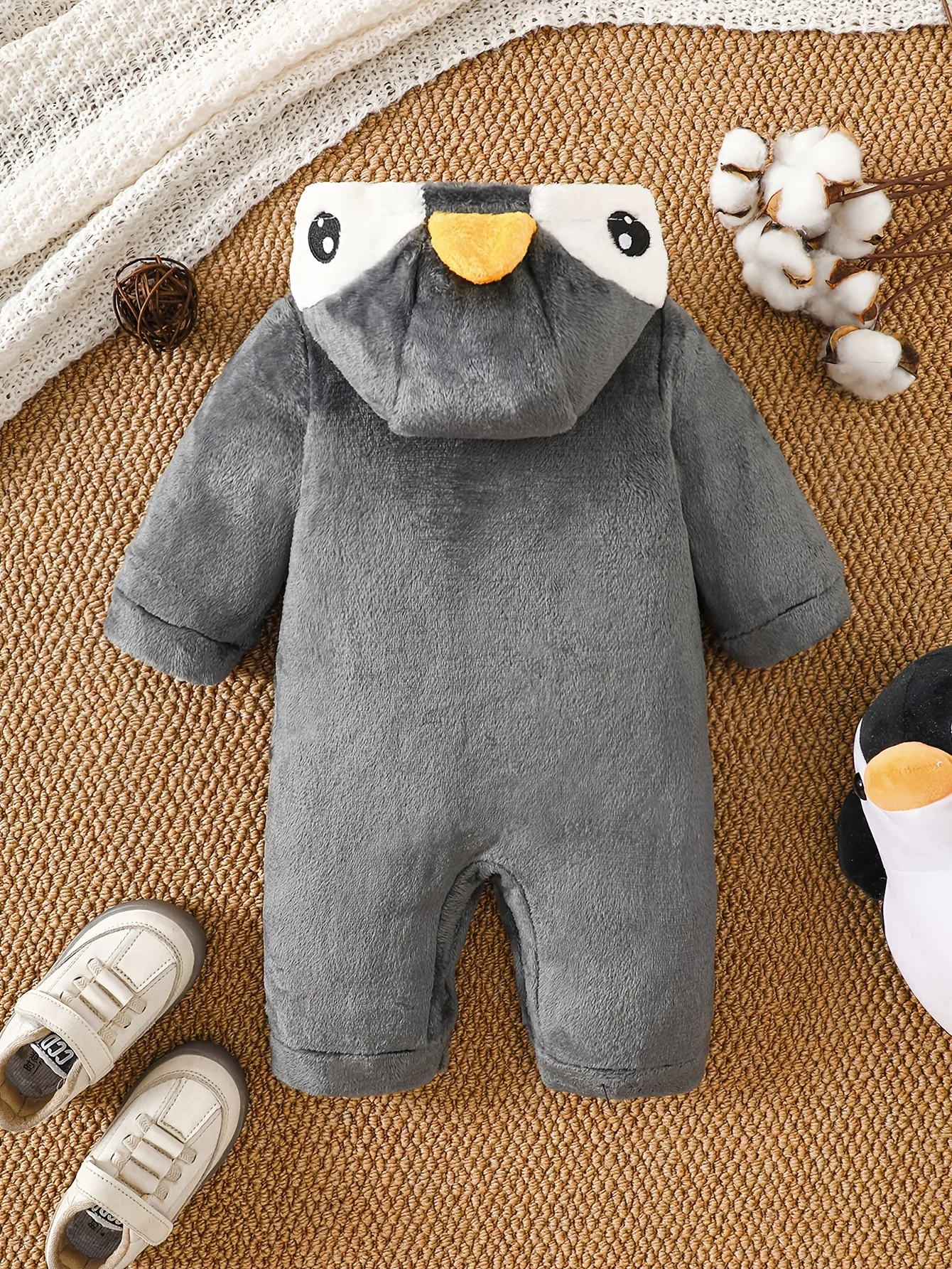 IURNXB Baby Penguin Plush Snowsuit Newborn Long Sleeve Cartoon Footed Romper Outfit Infant Onesie Homewear Costume 1-18M