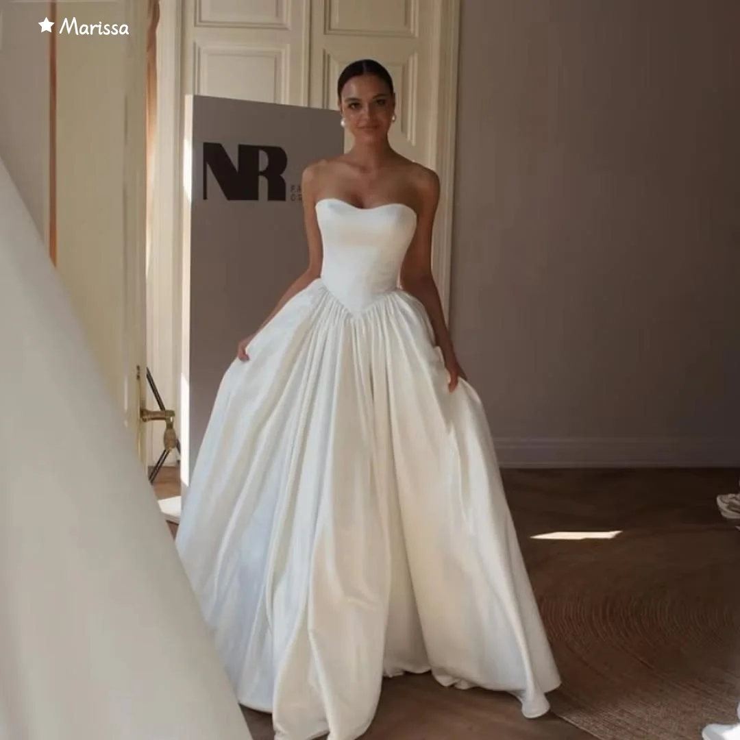 فساتين سهرة ماريسا للحفلات الفاخرة خط الزفاف الأبيض فساتين لحضور الحفلات الموسيقية الأنيقة 2025 مصنوعة حسب الطلب بدون أكتاف بدون أكمام