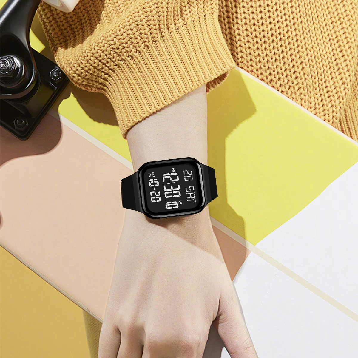 학생 시계 패션 캐주얼 스포츠 시계 LED 발광 방수 디지털 디스플레이 전자 시계 유니섹스