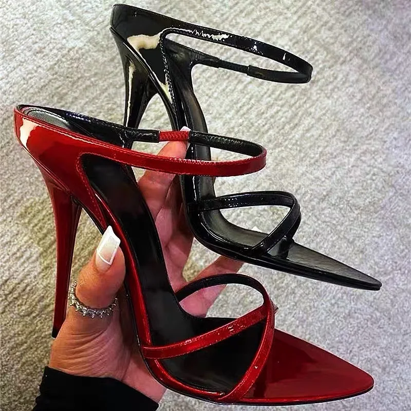 

2024 New Pointed Slim Heels High Heels Red Lacquer Leather Straight Line with Half Tug Open Toe Sexy High Heel Women's Sandals