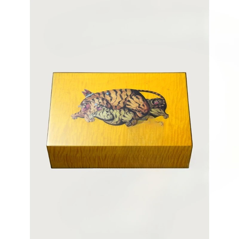 Treasure Humidor, Crystal Lacquered Cedar Moisturizer