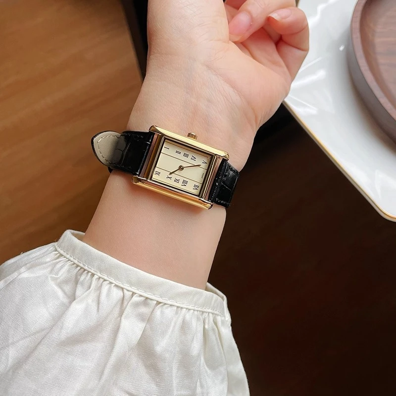 Classic Trend Ladies Watch Elegant Simple Retro Waterproof 2025 Quartz Watch Birthday Gift