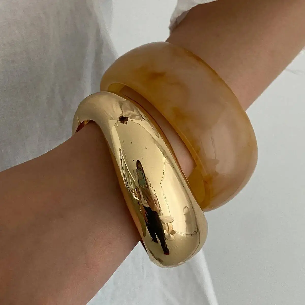 

SHIXIN 2 Styles Resin Acrylic Bracelets for Women Elegant Round Thick Wide Bangle Bracelet Boho Jewelry and Accessories