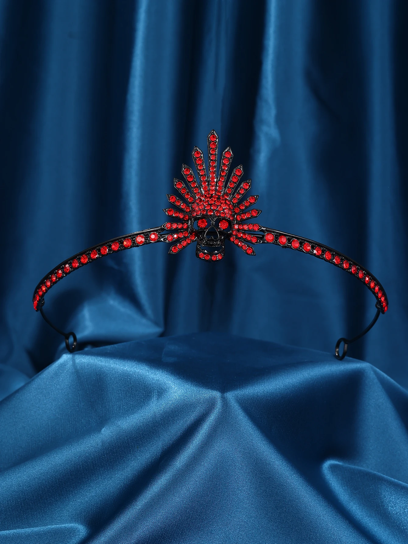 

Halloween limited skull decoration headband, Gothic dark ruby lady dress headband, the perfect gift for goddess, sister, mom