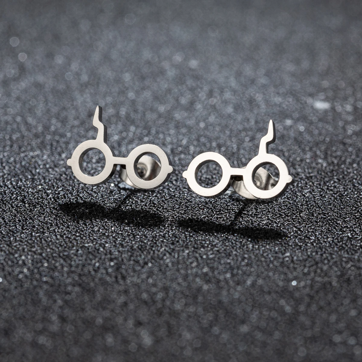 1Pair New Fashion Stainless Steel Glasses Stud Earring for Women Movie Jewelry Earrings