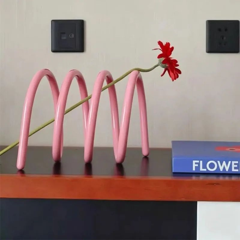 Minimalist Storage Holders Spring Shape Iron Rack Wave Bookend Flower Stand Creative Desktop Magazine File Sorting Display Shelf