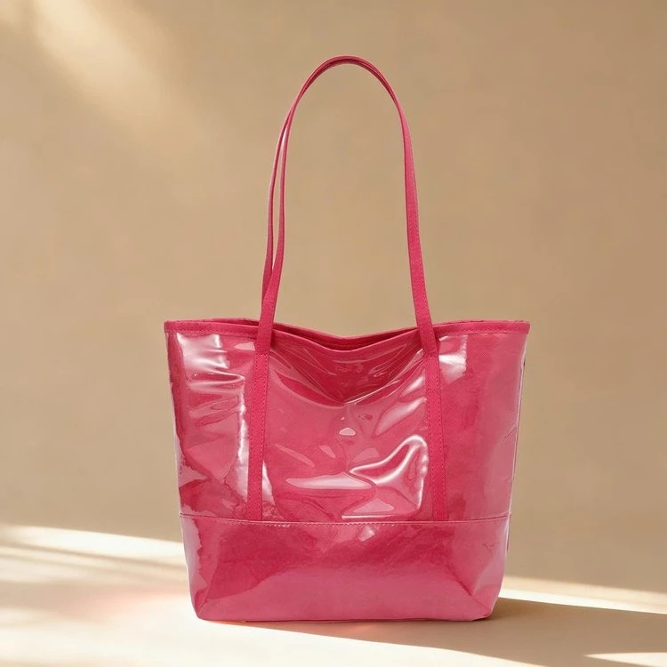 

Новая популярная женская сумка из ПВХ 2026 года: портативная, стильная, для отдыха и поездок, вместительная, трендовая сумка-тоут