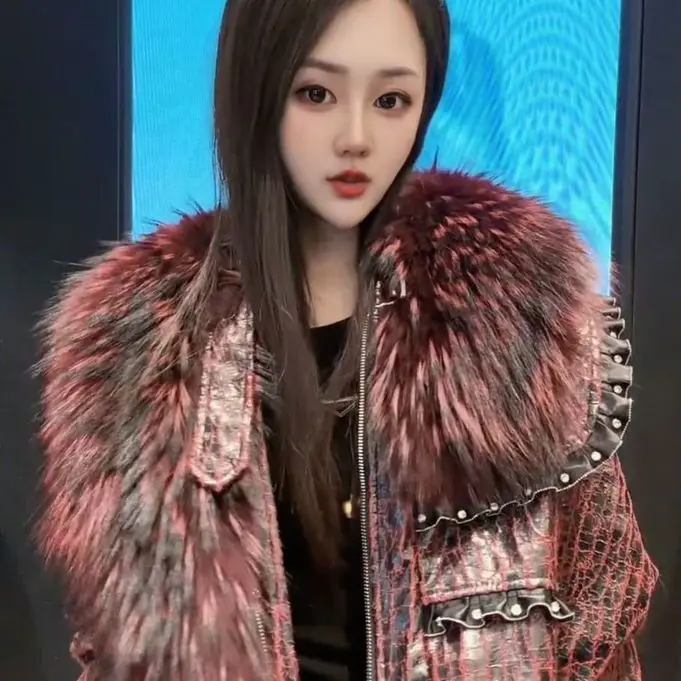   ملابس خارجية عصرية مطرزة ثقيلة من الفرو المزيف Jaet معطف جلد شخصي للتخسيس متعدد الاستخدامات للنساء