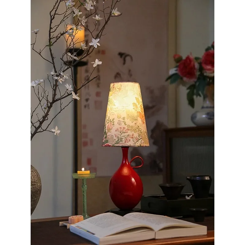 

Китайская антикварная настольная лампа