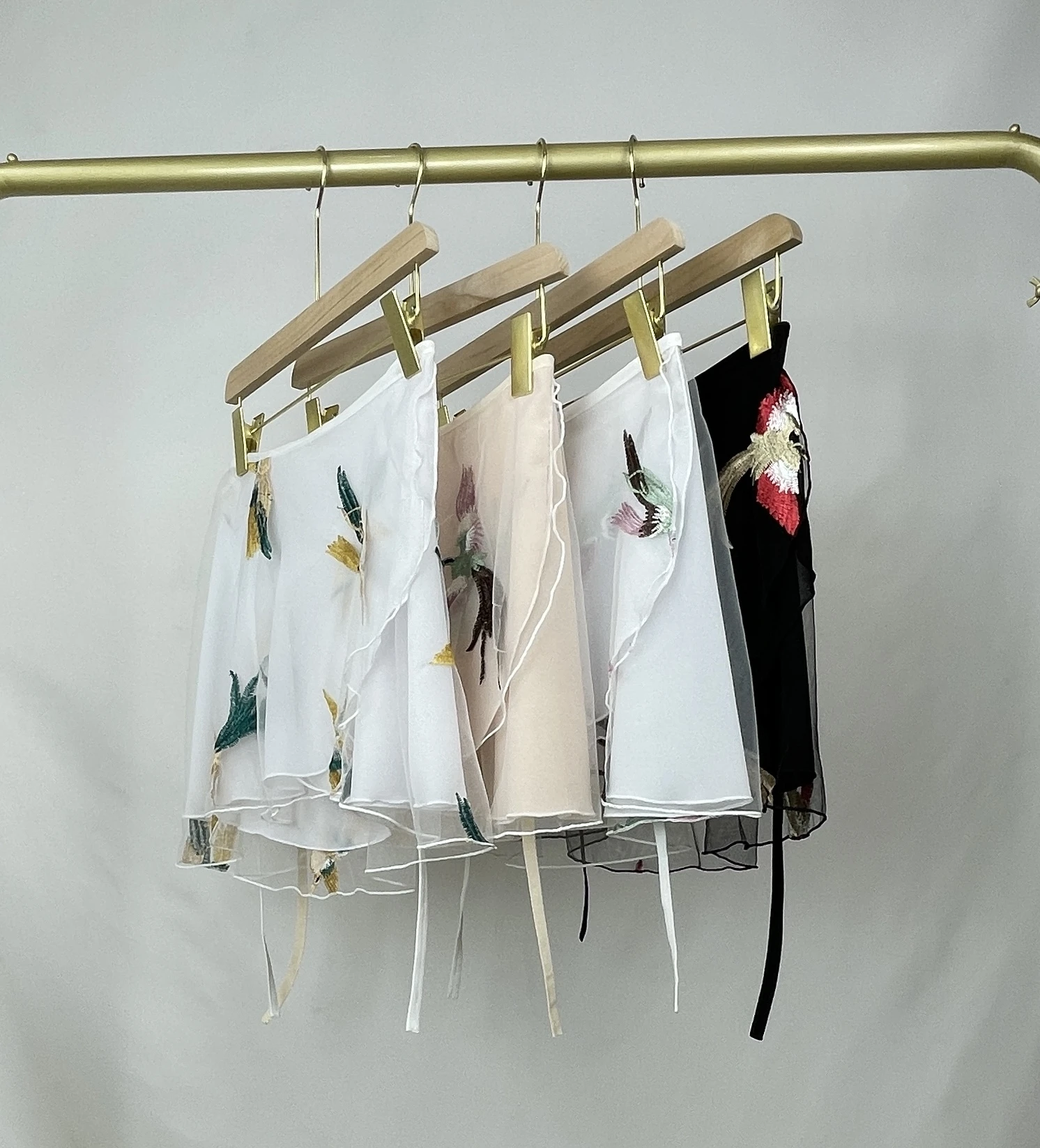 バレエダンススカート二重層鳥刺繍ショートスカート教師用ダンスベーストレーニングスカート形状練習用セミスカートパフォーマンススカート