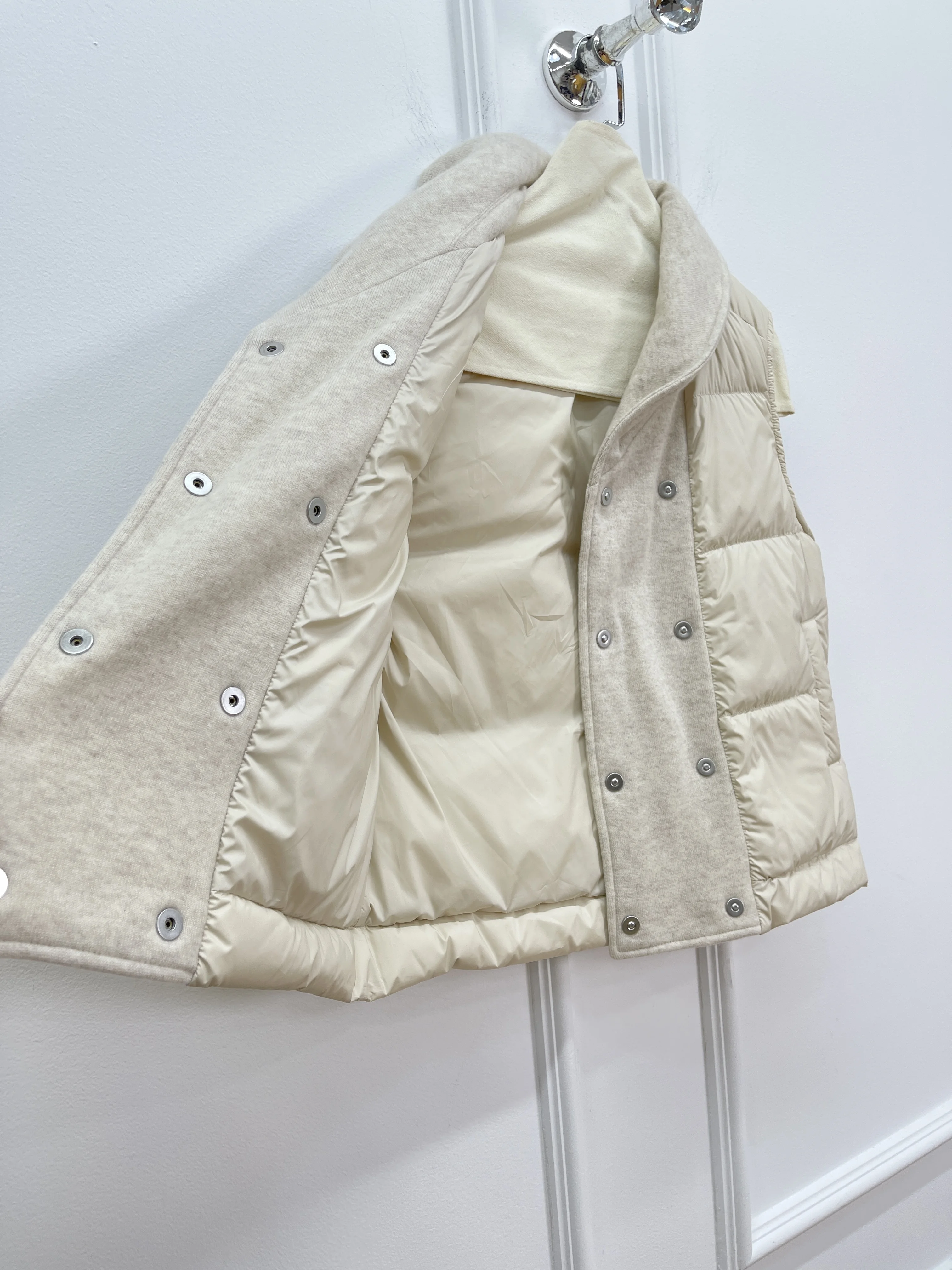 سترة كشمير وأوزة عالية الجودة ذات ياقة متقاطعة للنساء، طراز جديد لعام 2025.