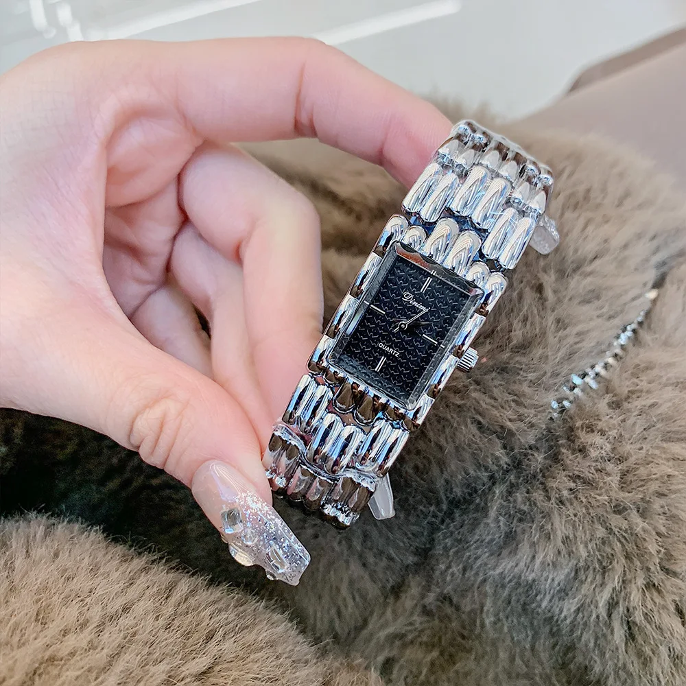 Retro European Style Steel Strap High-End Watch, Simple Bracelet Design, Quartz Watch For Women, New High-Quality Luxury Watch