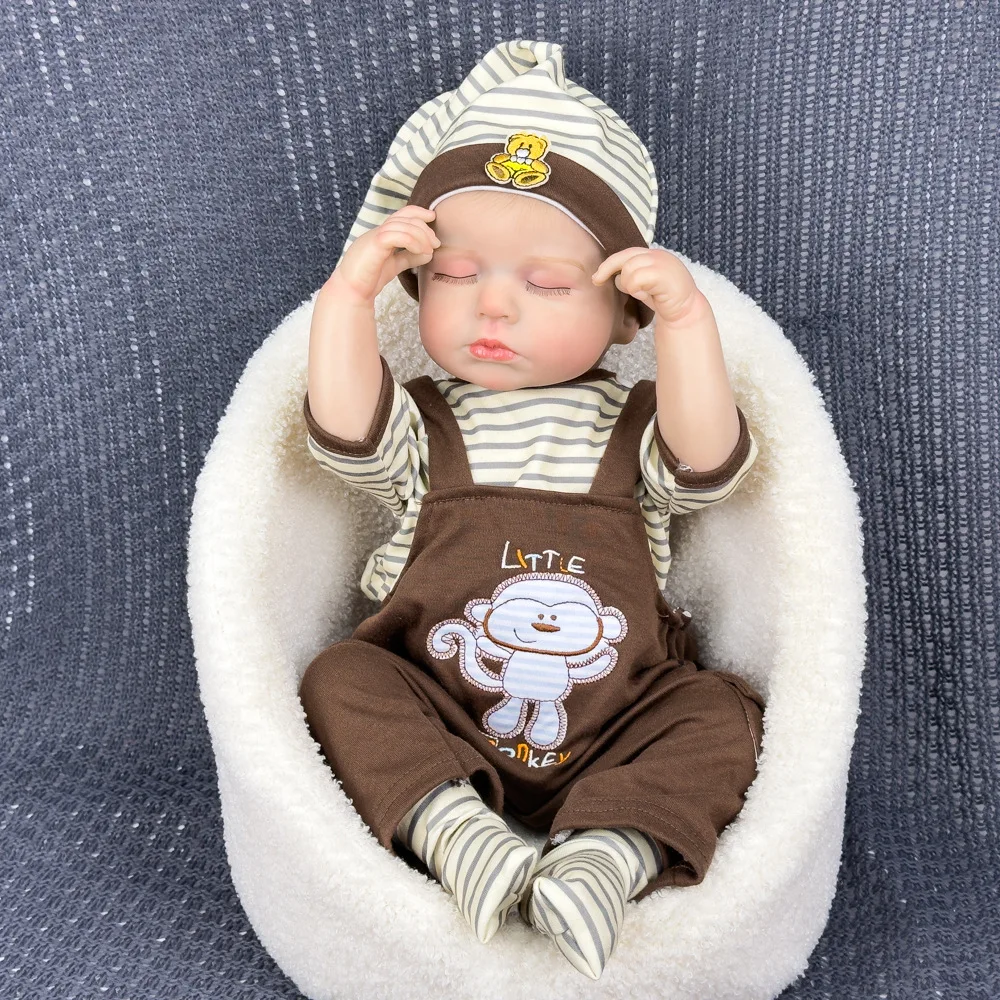 دمية ريبورن من الفينيل مقاس 20 بوصة |   لعبة نابضة بالحياة ذات عين مغلقة، إصدار قابل للجمع، ملابس مخططة كرتونية، قابلة للتقديم