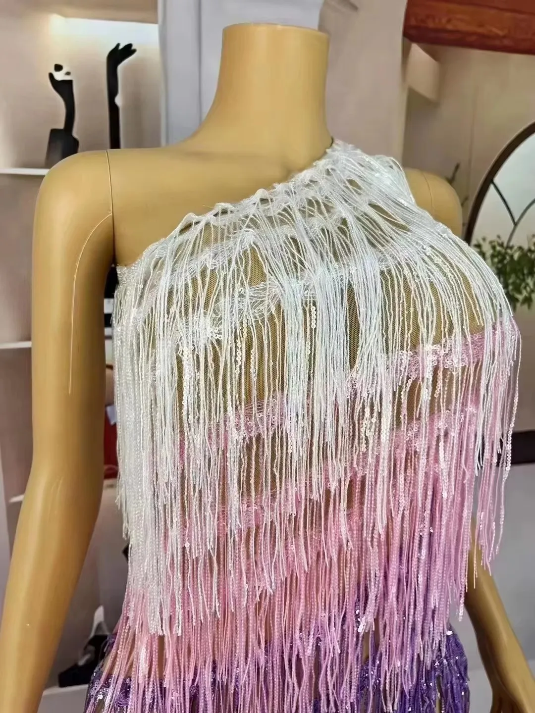 여성 스팽글 술 라틴 댄스 원 숄더 컬러 풀 한 드레스 메쉬 프린지 드레스 댄서 팀 경쟁 무대 공연 의상