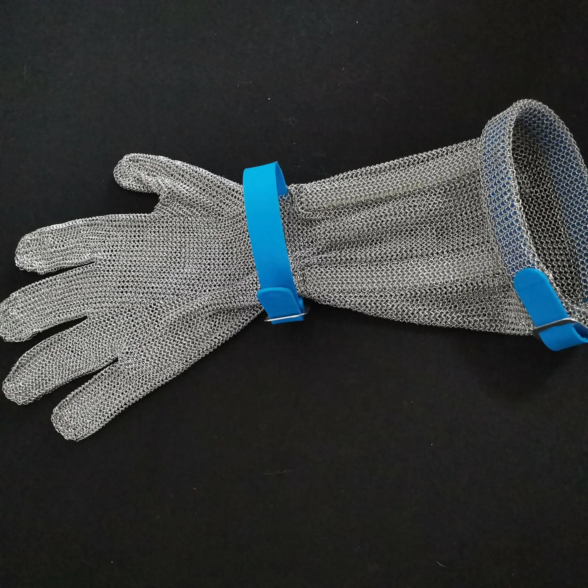 Stainless steel wire mesh protective cut resistant chain mail glove