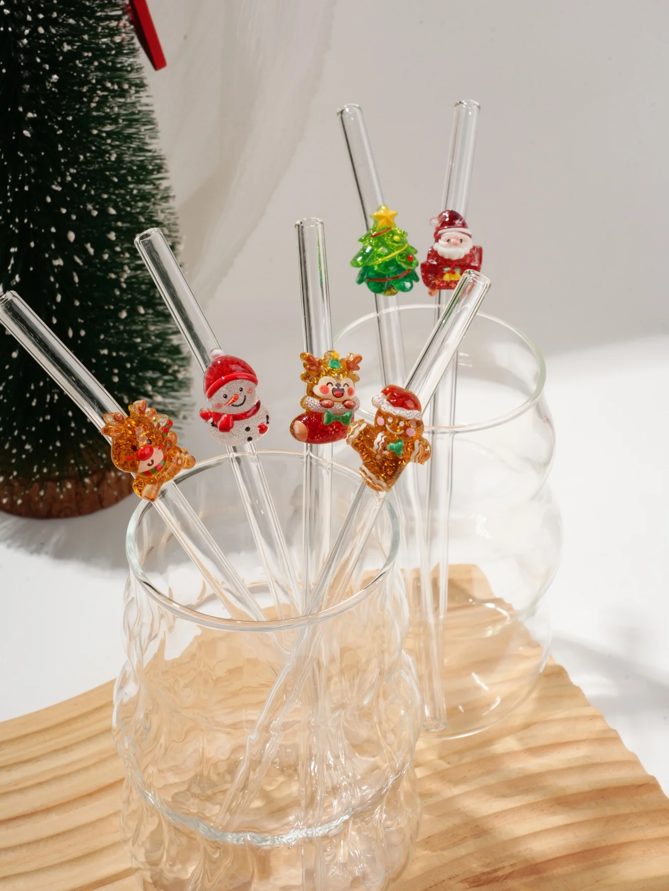 6PCS Reusable Clear Bent Glass Straw Decorated with Glitter Christmas Ornaments, Santa Reindeer Snowman Figure Straw for All Hot