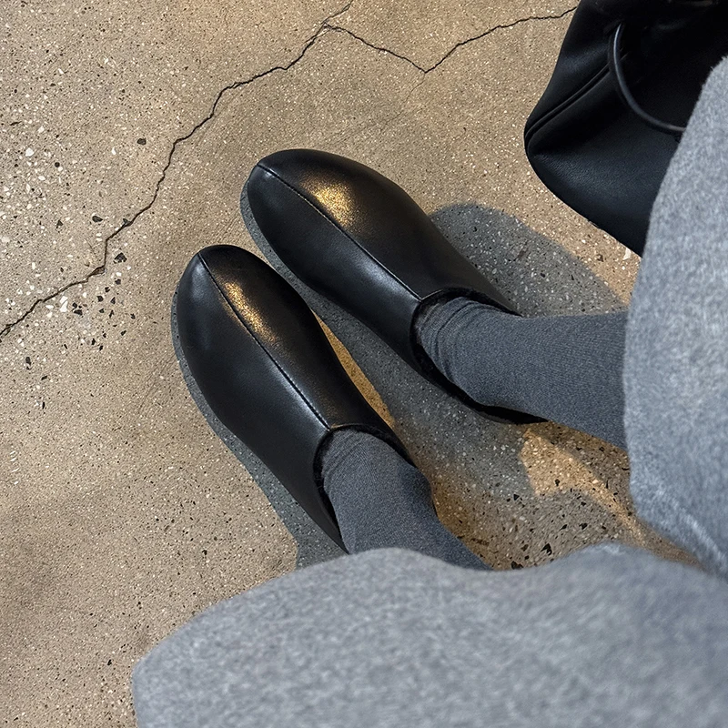New Trend 2027 New Winter Genuine Leather Wool Comfortable Women Flats Casual Ladies Brown Black Round Toe Warm Flat Shoes