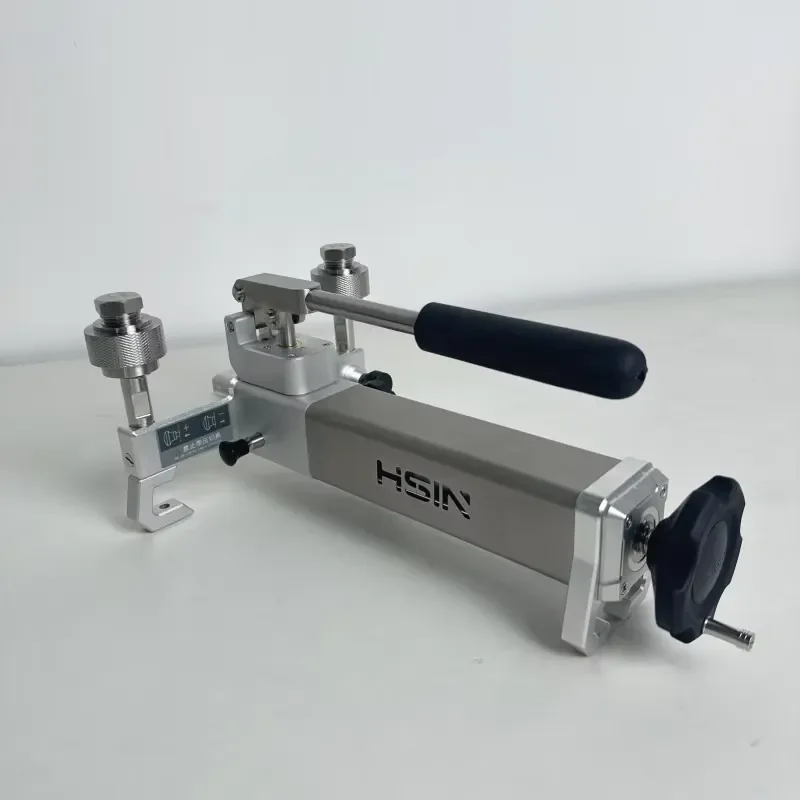 

HSIN613 Customized Vacuum Portable Pressure Calibration Test Pump Air Manual Gauge Pressure Comparator Calibbrator 40bar OEM
