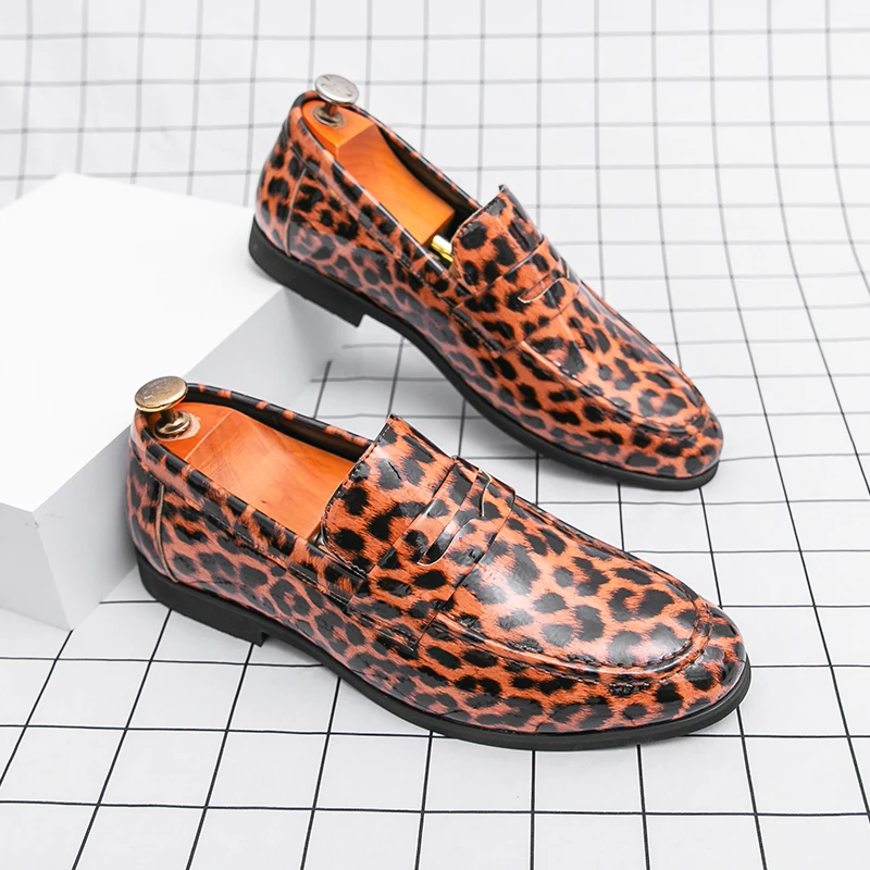 Zapatos de cuero de lujo para hombre, mocasines de leopardo a la moda, cómodos zapatos informales sin cordones para fiesta de negocios, mocasines de talla grande 38-46