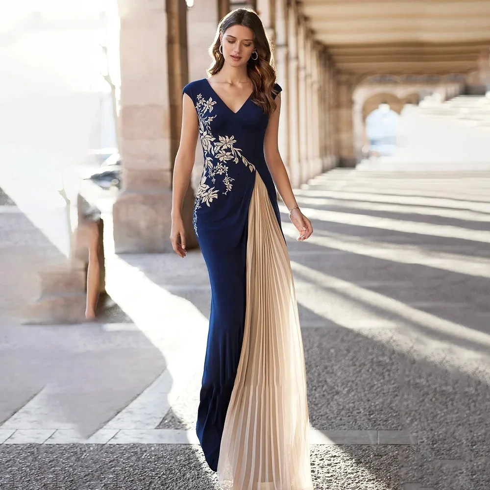 

Customized V-Neck Appliques Flowers Mother Of the Bride Dresses Pleated Mermaid Formal Occasion Dress Montage Tulle 2025