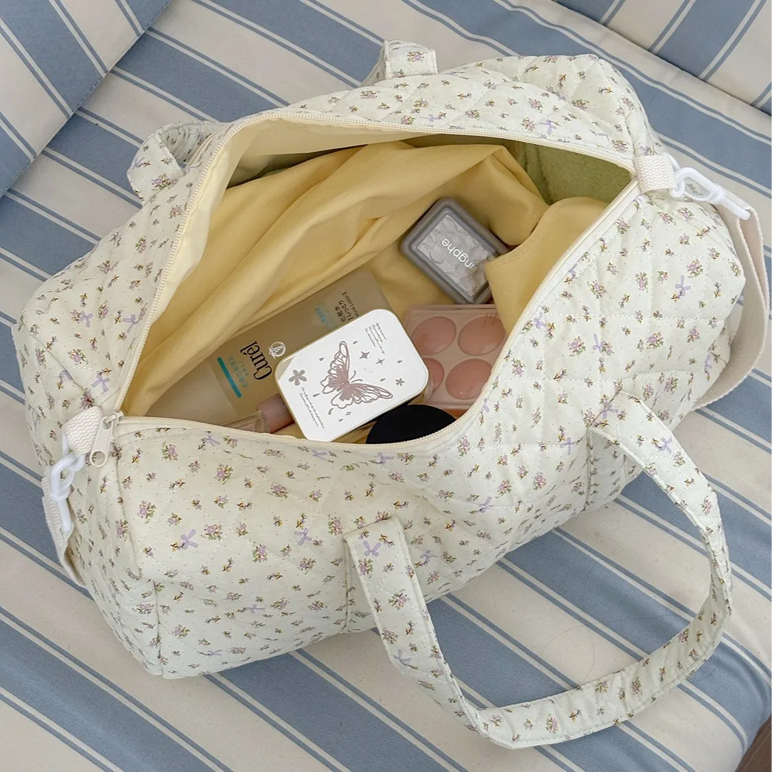 Sac de voyage matelassé à motif floral pour femmes, sac de voyage léger de grande capacité, sac à main Boston décontracté