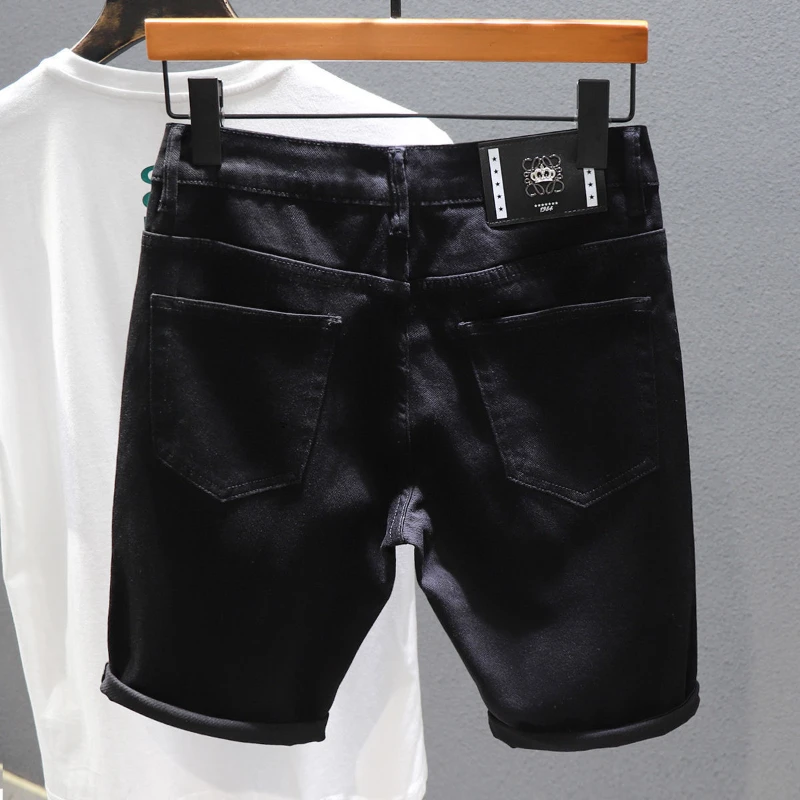 Calça média masculina de cores contrastantes, streetwear coreano, tendência monocromática, tamanho grande, shorts com tudo o que combina, moda verão 2024