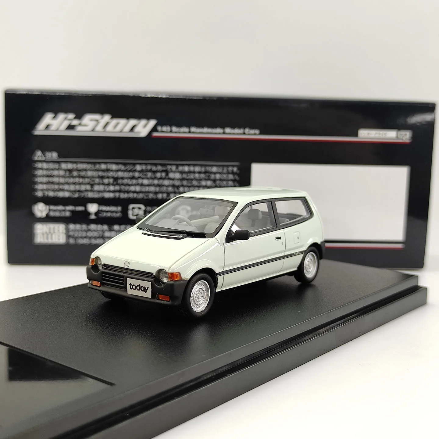 hi-story-modello-in-resina-di-un’auto-honda-in-scala-1-43
