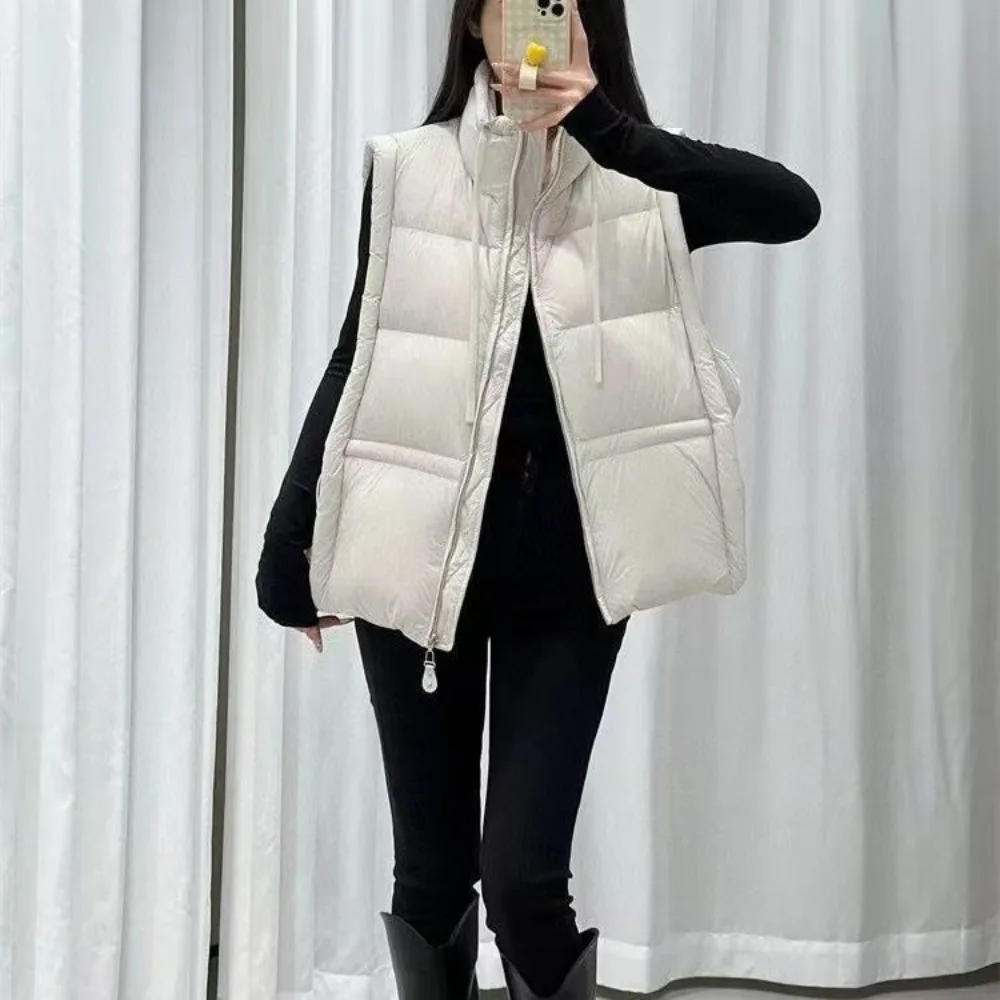 

Новинка 2023 года, модный пуховый короткий жилет с воротником-стойкой, универсальные повседневные пальто без рукавов, простые топы премиум-класса High Street для меньшинств