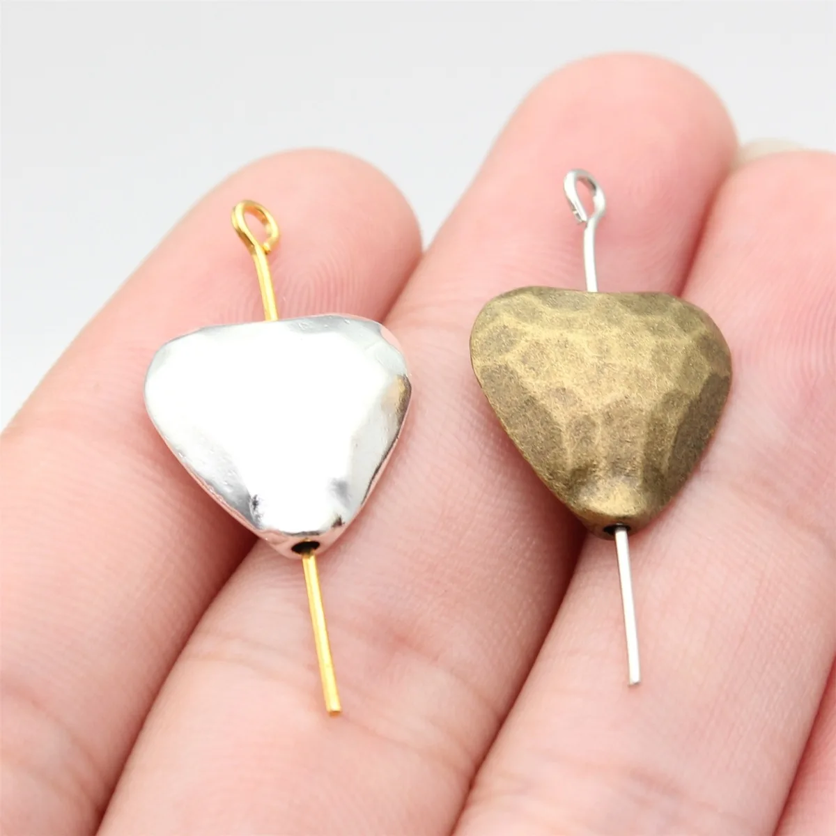 WYSIWYG 5pcs 15x15x6.3mm 2 Colors Antique Bronze Color Antique Silver Color Heart Small Hole Beads For DIY Jewelry Making