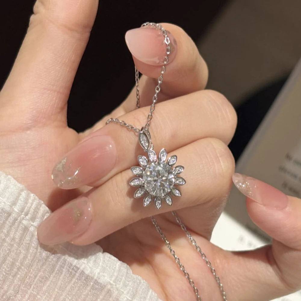 

D Color 1-2CT Moissanite Snowflake Necklace S925 Sterling Silver Full Diamond Zircon Pendant Necklace for Woman