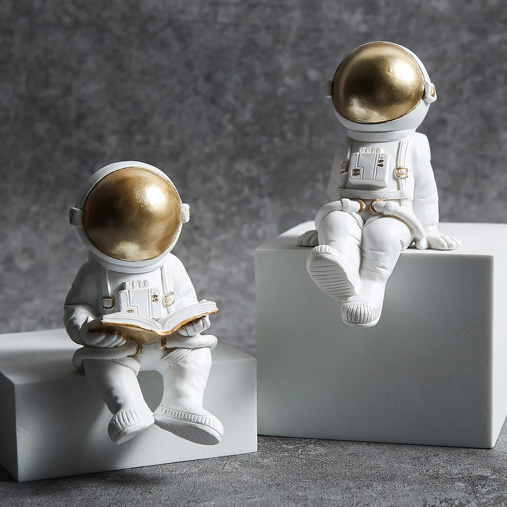 Resin Astronaut Ornaments Modern Home Office Bedside Decoration Creative Lovely Crafts Design Trendy Desktop Decor Gifts for Boy