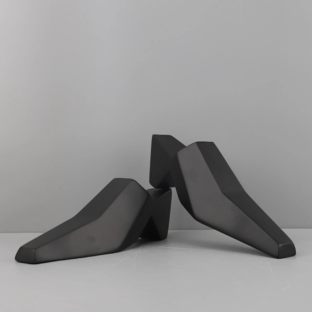 

Минималистичный декор для дома: современное искусство, украшение для гардеробной, черно-белая модель обуви, смоляная фигурка