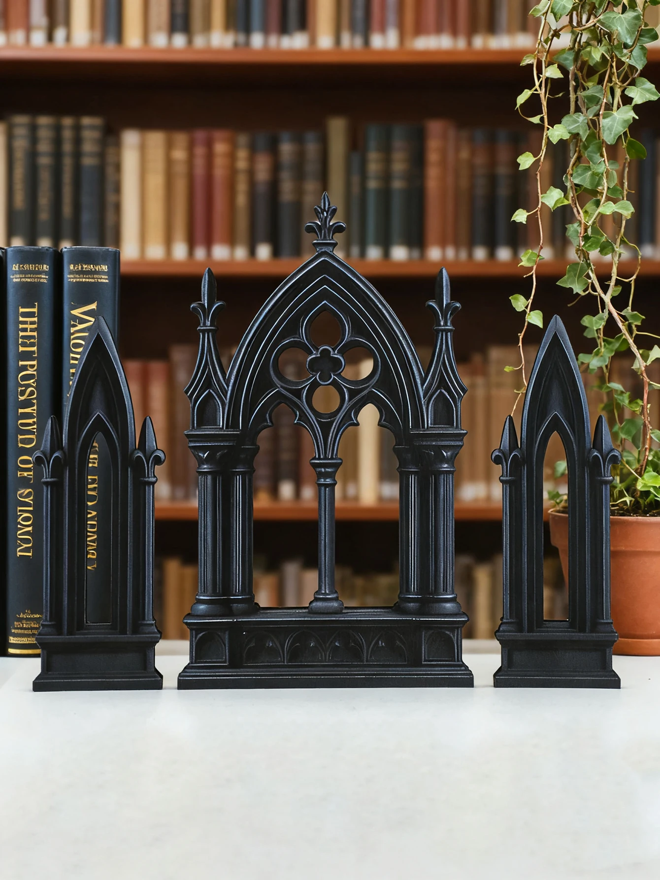 3 Stück Gothic-Stil, Schlossform, Tischdekoration, schwarzer Kathedralenbogen aus Holz, Buchstützen, Vintage-Regaldekoration für Zuhause und Büro, Geschenk – Detail 4