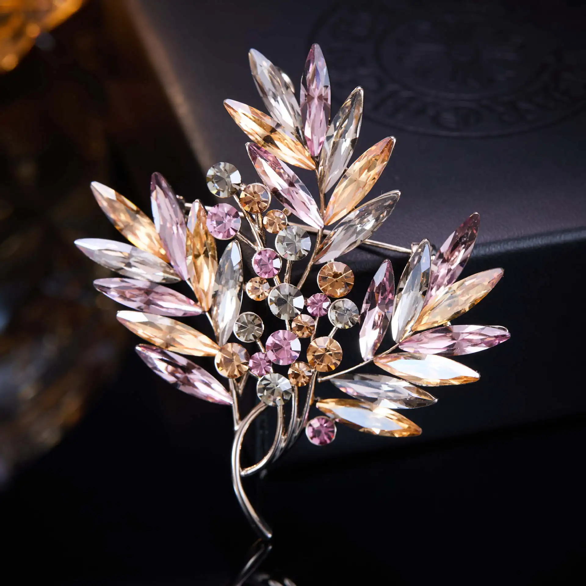 Elegant Gradient Color Rhinestone Leaf Brooch Branch Lapel Pin Women Clothing Decor Accessory For Banquet Party Formal Outfit