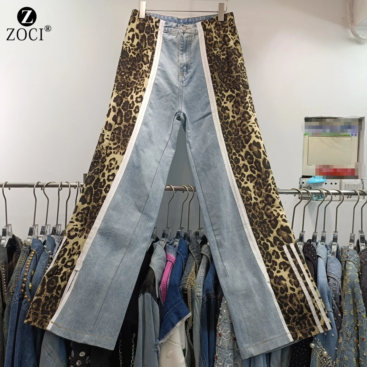 [zoci] Personalized Design Patchwork Leopard Print Jeans Women Autumn New Straight Leg Pants